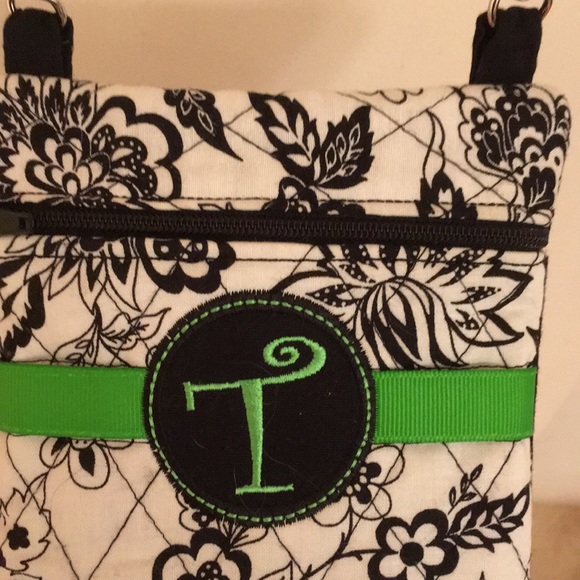 Purse - monogramed with a T - Picture 2 of 3